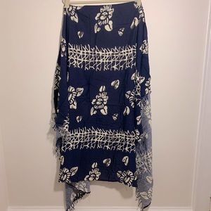 Koko Knot - blue and white beach cover up sarong - hibiscus flower 🌺